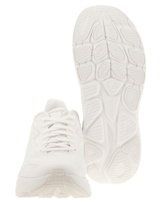 Hoka One One Clifton 10 Sneakers in het White