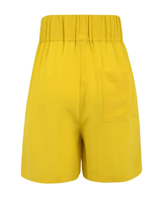 Aspesi Shorts in het Yellow