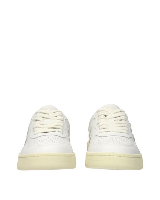 Veja White Sneakers/Light Leather