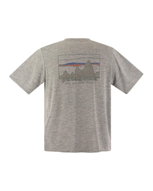 T-shirt en tissu technique avec imprimé à l'arrière Patagonia en coloris Gray