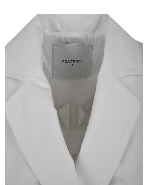 Beatrice B. Jackets Wit in het Gray