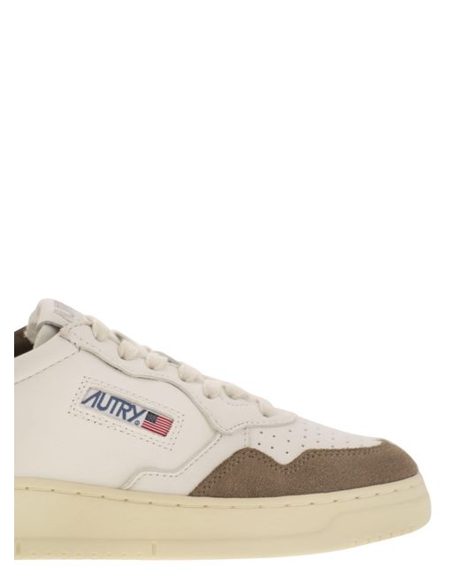 Autry White Medalist Low for men