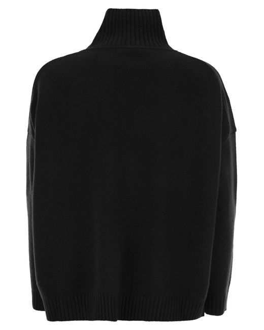 Black baggy turtleneck hotsell