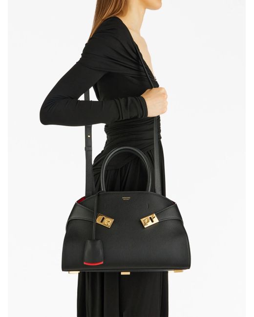 Ferragamo I'm Ik Ga Je Een Knuffel Geven. in het Black