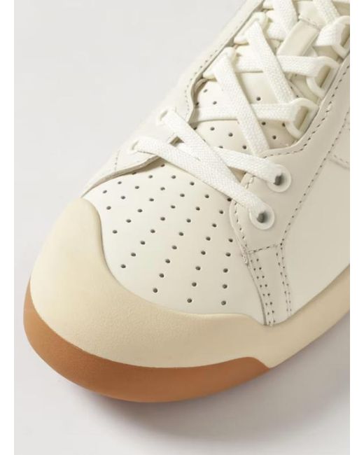 Concours Bally en coloris White