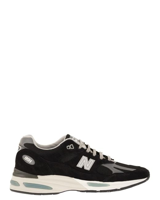 New Balance Black 991V2
