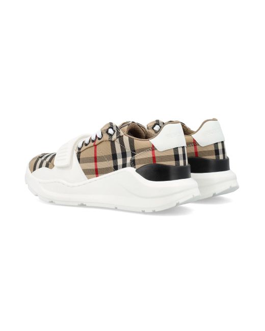 Burberry Sneakers Beige in het Metallic