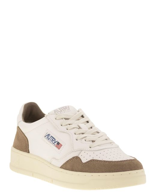 Autry White Medalist Low for men