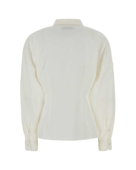 Weekend White Wkdpesi