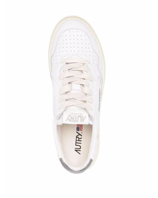 Autry White Medaillengewinner niedriger Leder -Turnschuhe