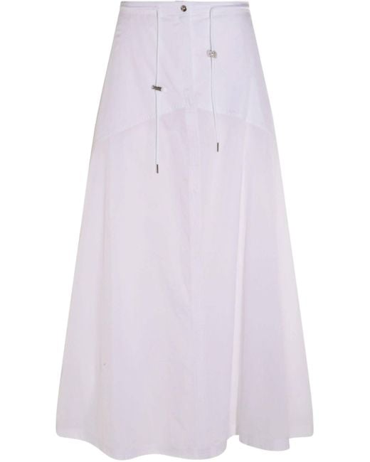 Add Voeg Een Witte Knoprok Toe in het White