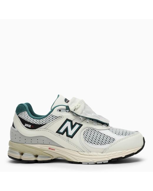 New Balance Low 2002r Cream Trainer in White for Men Lyst UK