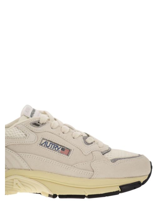 Autry Hyperway Sneakers in White für Herren