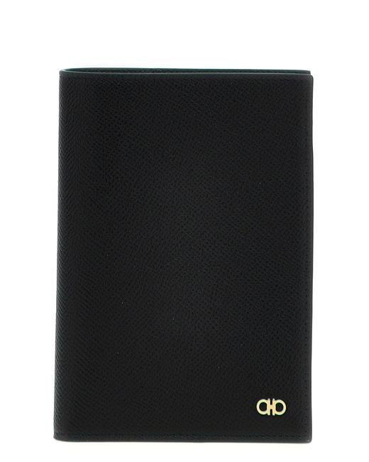 Titular de pasaporte de 'Micro Gancio' Ferragamo de color Black