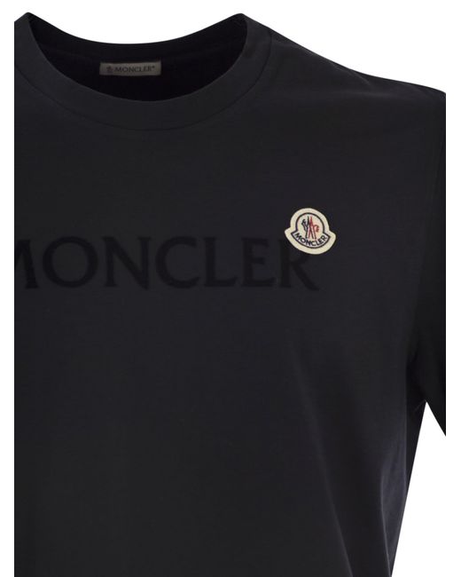 Moncler T -shirt Met Ingekloten Katoenen Logo in het Black