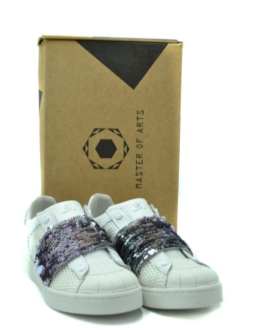 MOA White Shoes