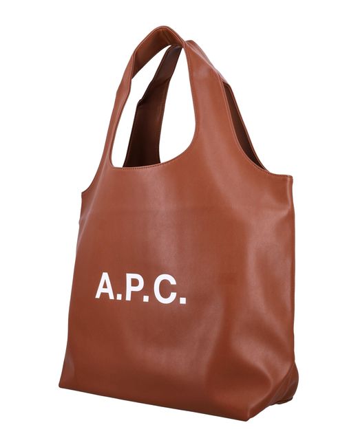 A.P.C. Tassen .. in het Brown