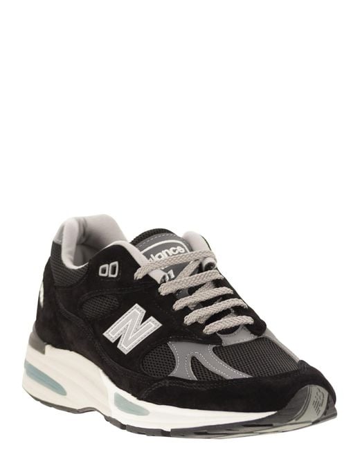 New Balance Black 991V2