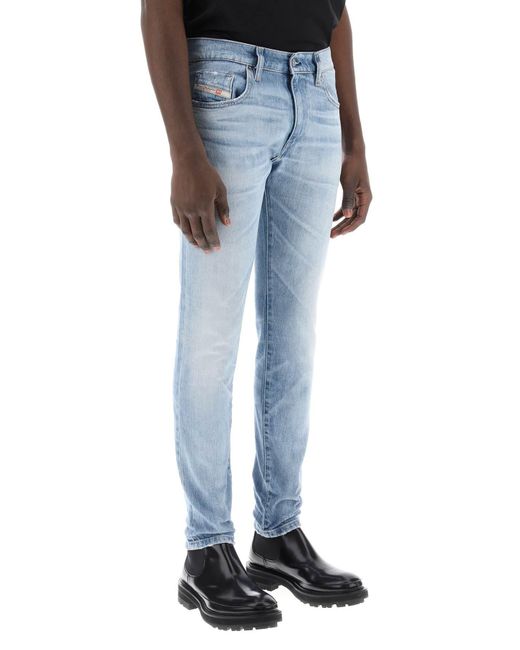 2019 D Strukt Slimt Fit Jeans di DIESEL in Blue da Uomo