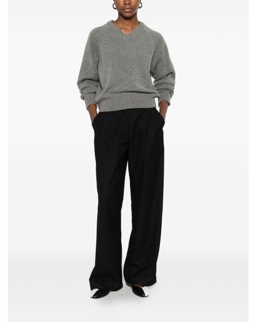 DUNST Gray Wollpullover mit V-Ausschnitt