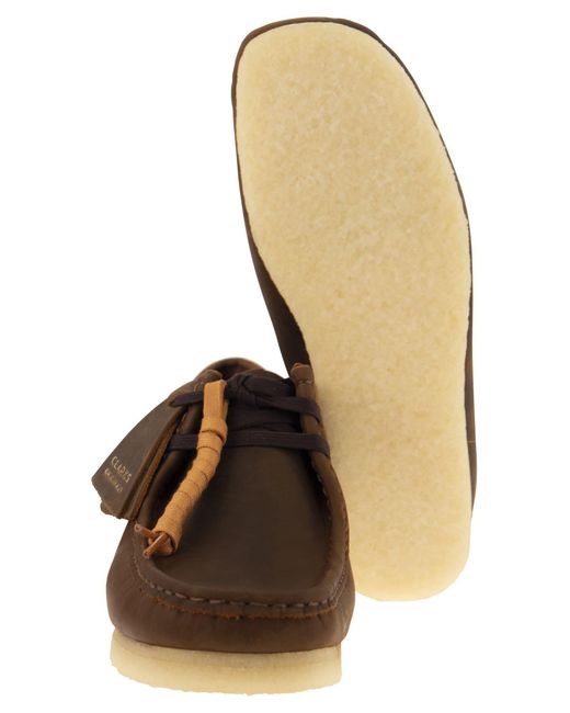 Zapato de cuero de gamuza de Wallabee Clarks de hombre de color Brown