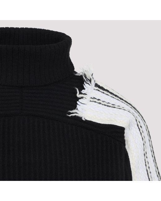 Mordecai Turtle Neck Black