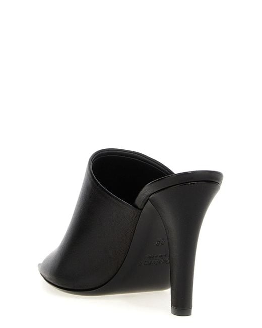 Saint Laurent 95 Jill Muiltjes in het Black