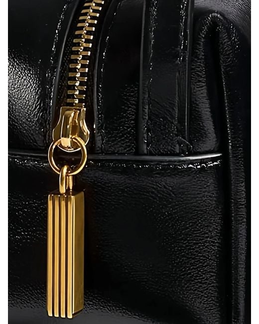 Khaite I'm Ik Ga Dit Niet Laten Gebeuren. in het Black