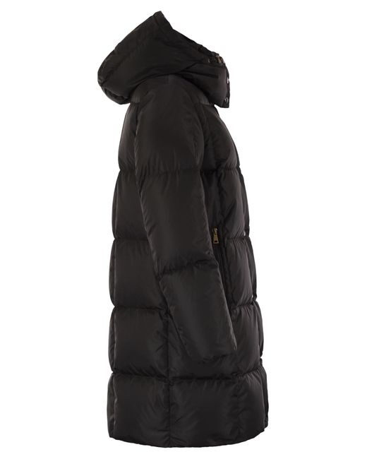 Moncler Litte Long Down Jacket Met Vierkante Quilten En Kap in het Black