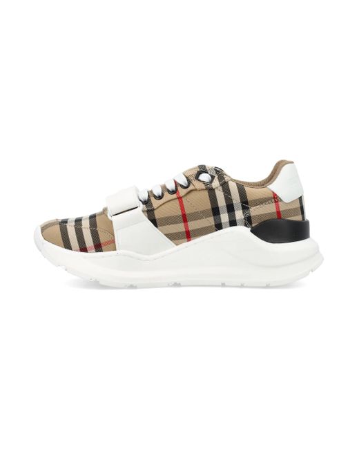 Burberry Sneakers Beige in het Metallic