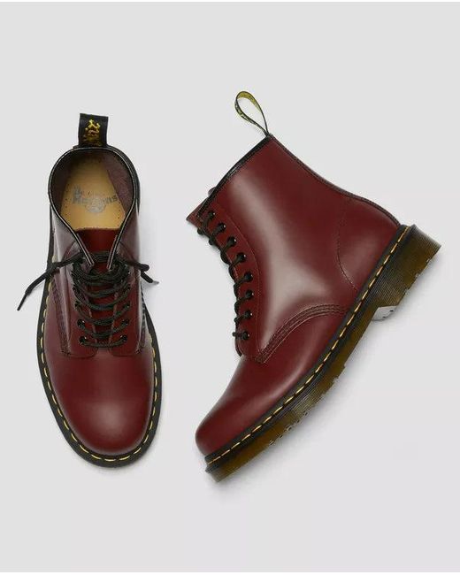 Dr. Martens Dr. Martens 1460 in het Brown