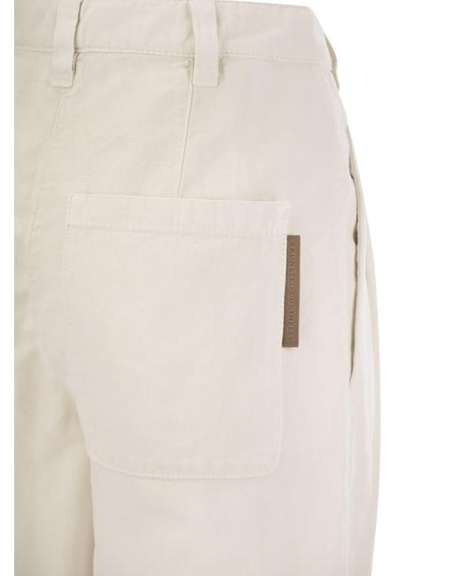 Pantaloni rilassati di in lino tinto a tinto di abbigliamento di Brunello Cucinelli in White