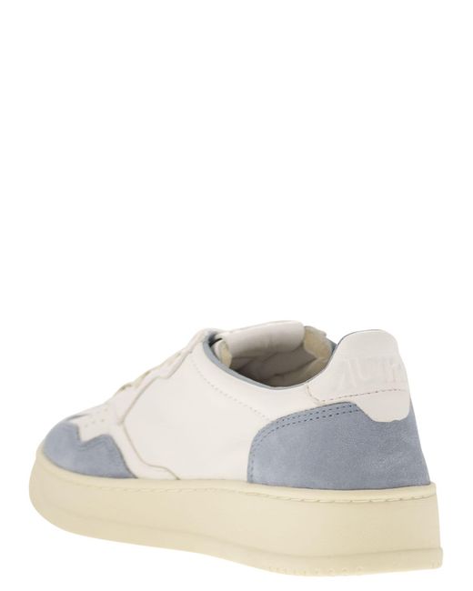 Autry Medaillewinnaar Laag Wit Leer En Suède Sneakers In Poeder in het White