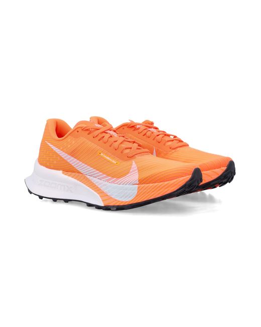 Nike Orange Turnschuhe
