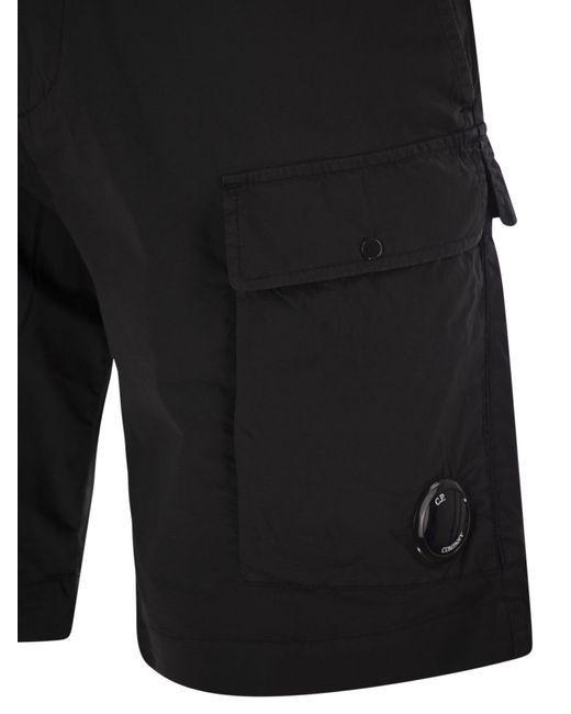 C P Company Cotton Cargo Shorts Met Lens in het Black voor heren