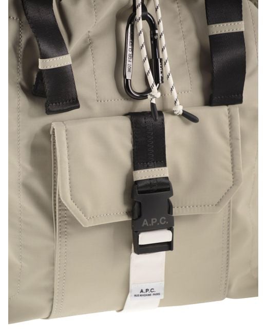 A.P.C. Natural Rucksack aus technischem Nylon mit Klappenverschluss