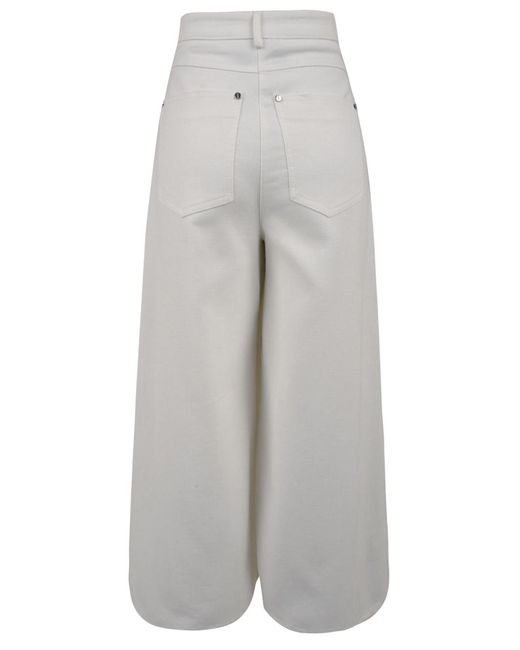 Beatrice B. Broek Wit in het Gray