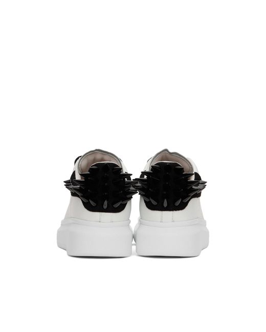 Sneakers oversize con picchi di Alexander McQueen in White