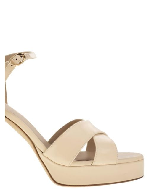Stuart Weitzman Natural Dayna