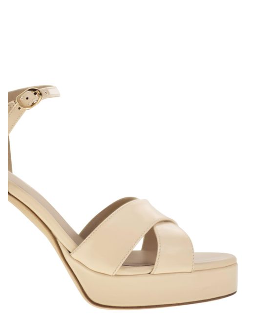 Stuart Weitzman Natural Dayna