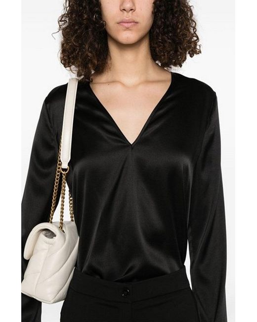 Rosado Negro Pinko de color Black