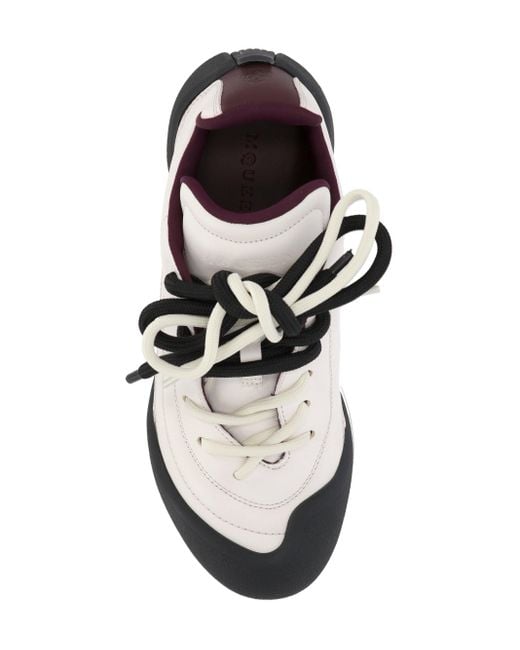 Alexander McQueen White Weiße Und Bordeaux-Sneaker Mit Gepolstertem Design