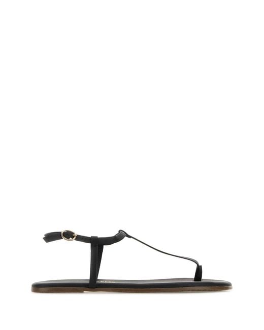 TKEES White Sandali