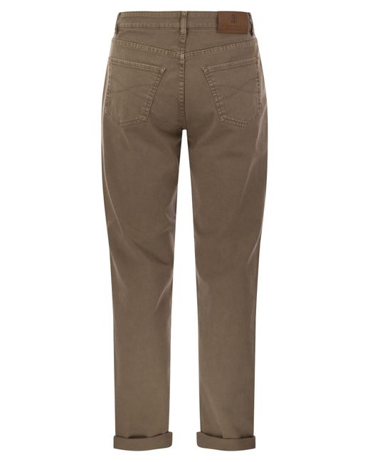 Cinque pantaloni tradizionali tascabili in denim tinto di comfort leggero di Brunello Cucinelli in Gray da Uomo