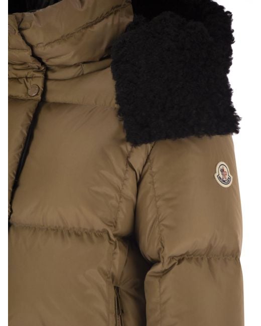 Moncler Castelnou Short Down Jacket Met Kap En Vierkant Quilten in het Green