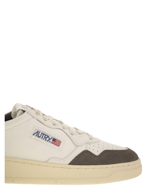 Autry White Medalist Low for men