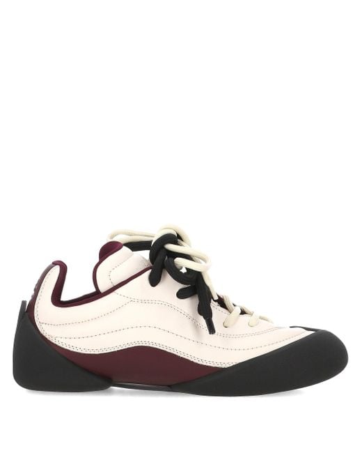 Alexander McQueen White Weiße Und Bordeaux-Sneaker Mit Gepolstertem Design
