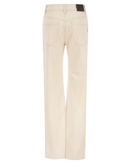 Brunello Cucinelli Natural Lose Hose im Kleidungsstück gefärbt Komfort Jeans mit glänzendem Tab