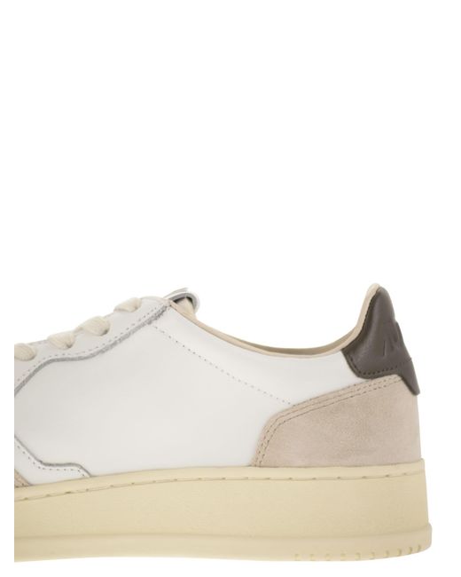 Autry Medalist Low-Sneaker aus Leder und Wildleder in White für Herren