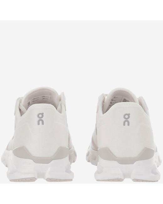 En exécutant des baskets CloudFlow On Shoes pour homme en coloris White